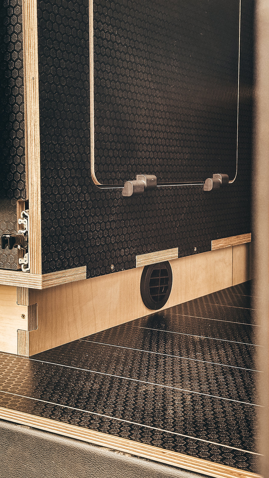THE PLY GUYS Bruich Mhor Kitchen Pod