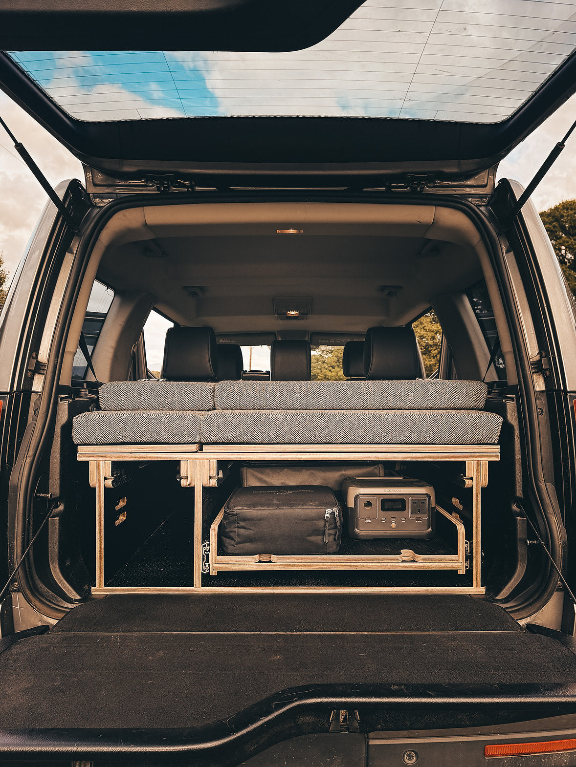 LAND ROVER DISCOVERY 3 & 4 CUILLIN SLEEPING PLATFORM SYSTEM AND CAMPER POD