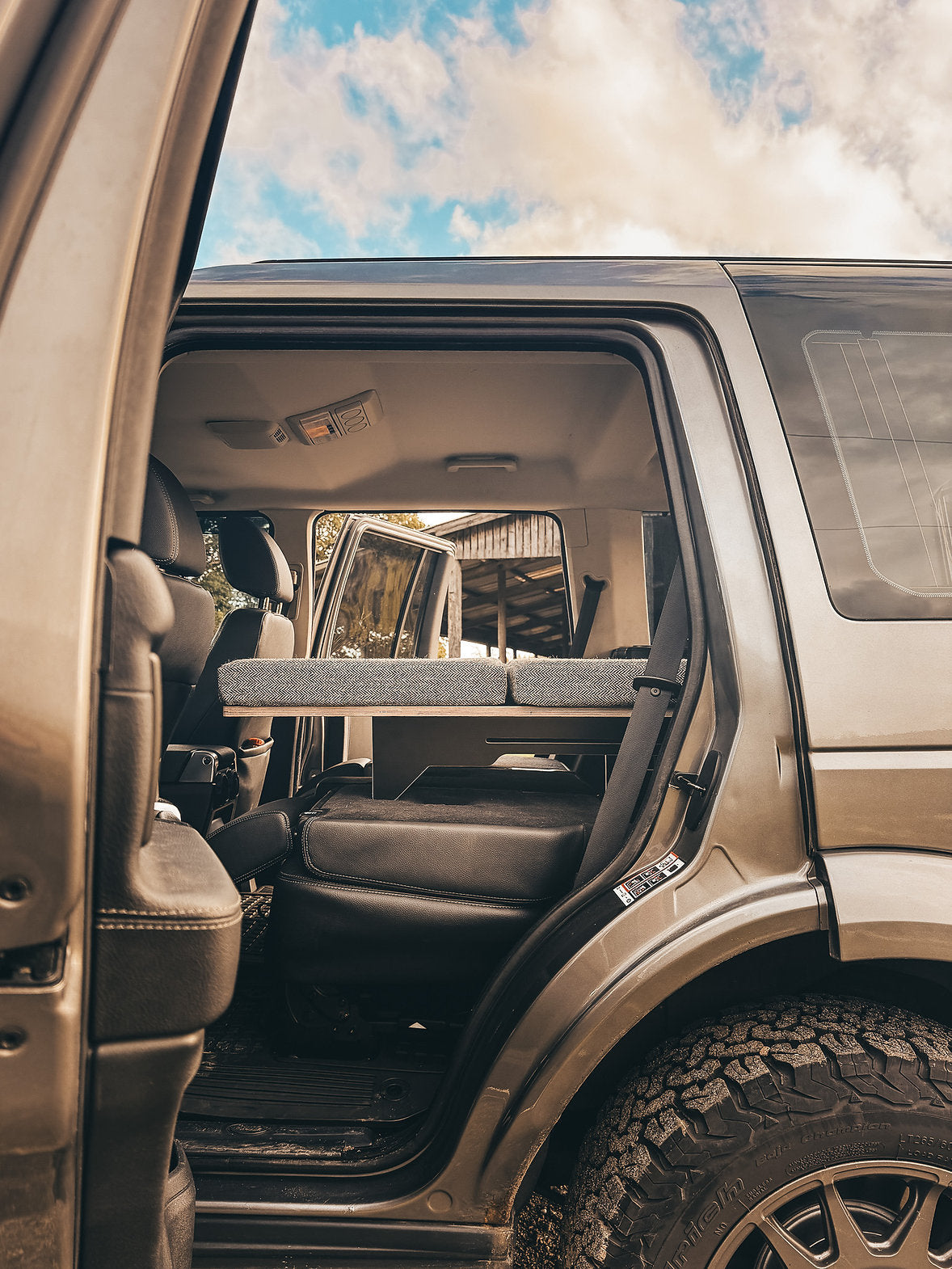LAND ROVER DISCOVERY 3 & 4 CUILLIN SLEEPING PLATFORM SYSTEM AND CAMPER POD