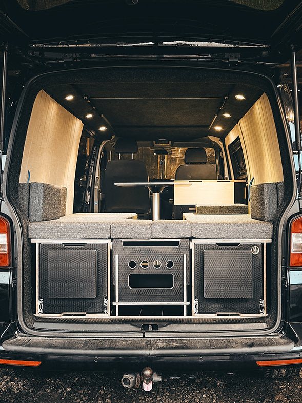 ASSYNT: Twin U-shape sofa with two extending cookstation and storage drawers